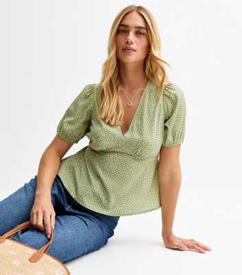 Green Daisy Print Crepe Blouse