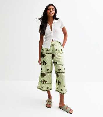 Green Lightweight Sun Palm Tree Print Crop Trousers