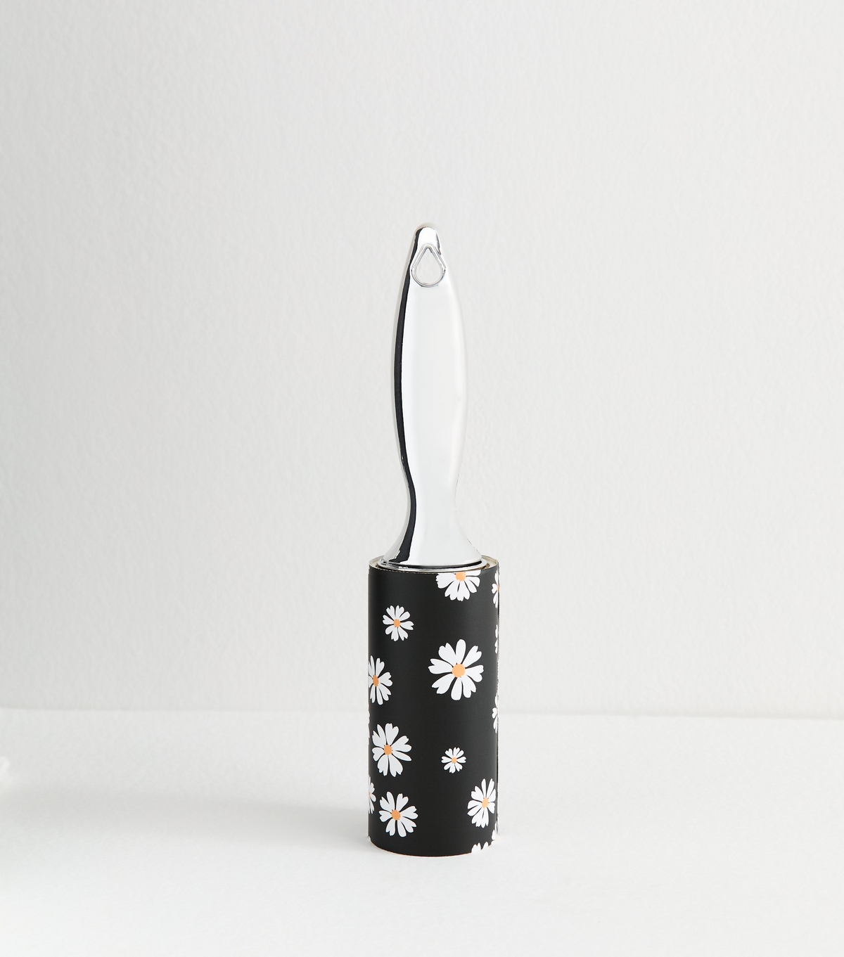 Black Daisy Print Lint Roller New Look