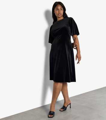 Apricot Curve Black Cap Sleeve Velvet Midi Dress