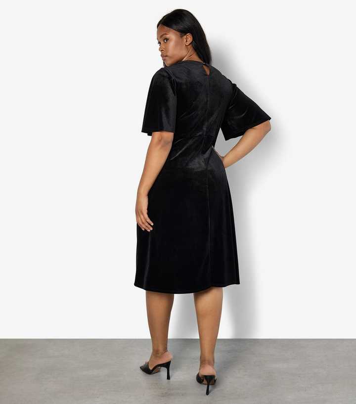 Apricot Curve Black Cap Sleeve Velvet Midi Dress
