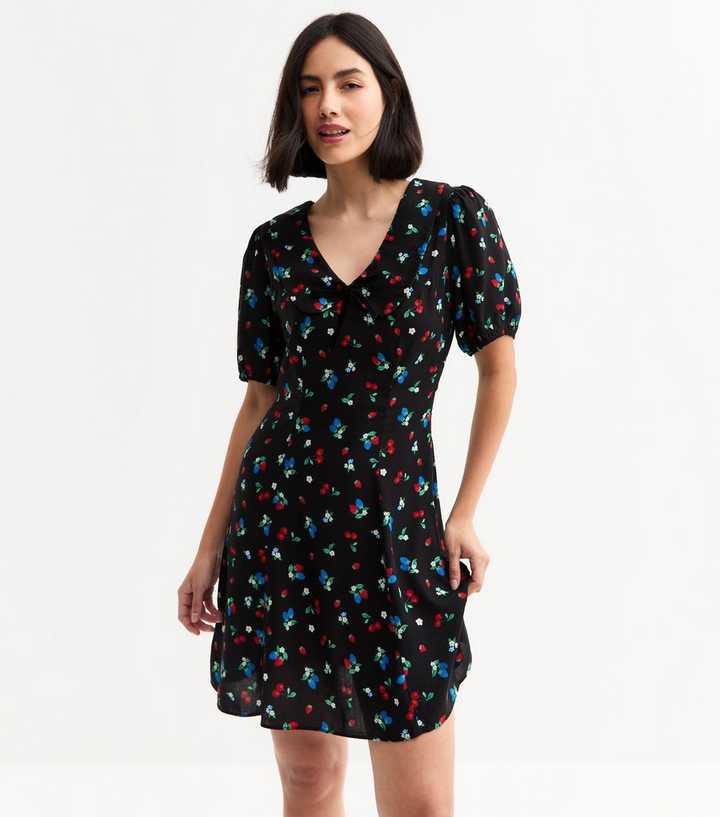 Black Berry Print Mini Dress | New Look