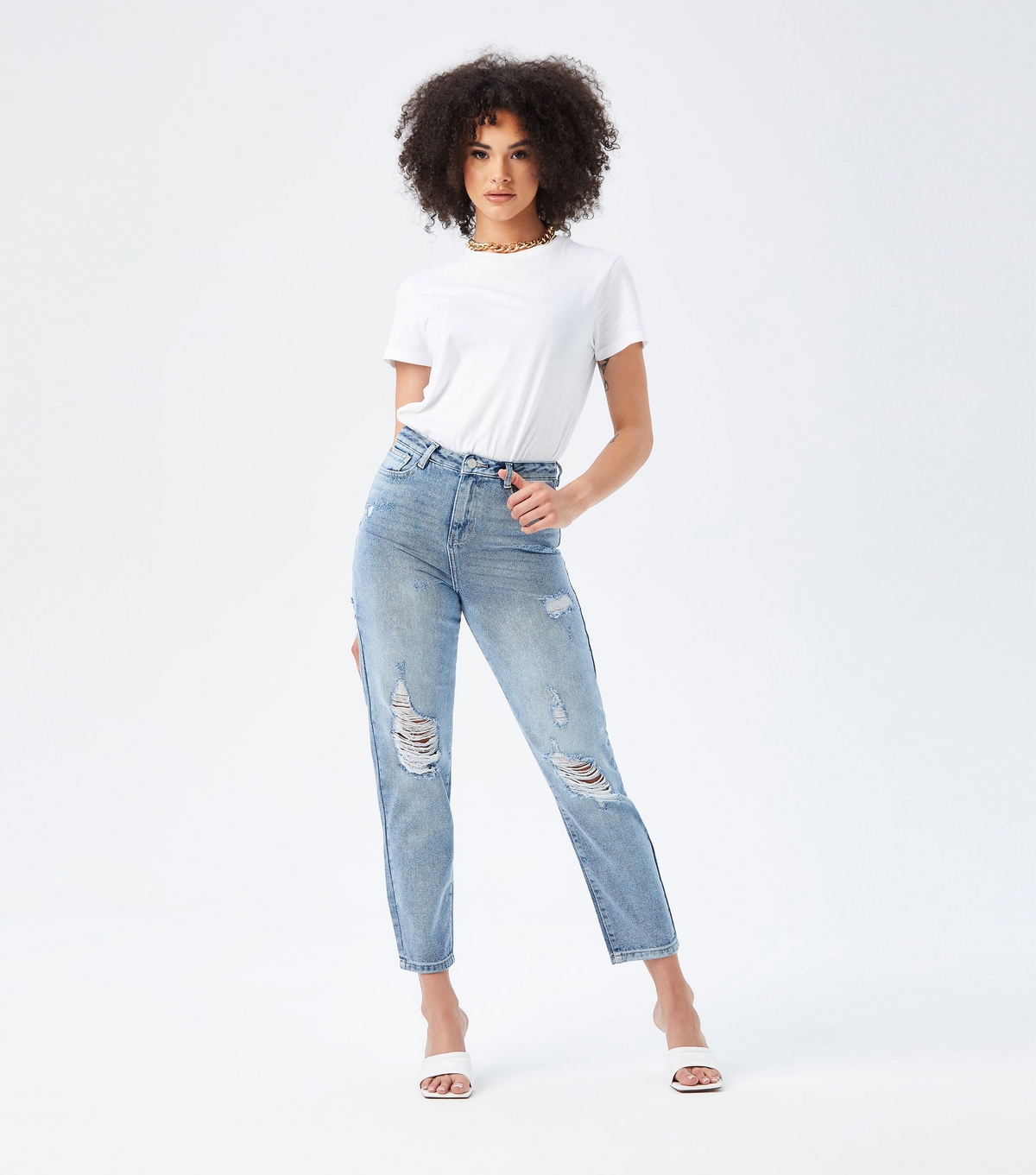 Women's Blue Ripped Mom Jeans Urban Bliss New Look