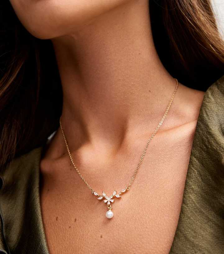 Gold Tone Cubic Zirconia Leaf Centre Faux Pearl Drop Necklace