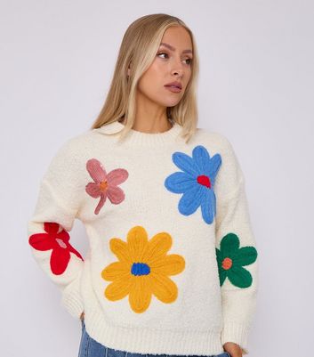 Vintage Knitted outlets Jumper in Cream with Flowers