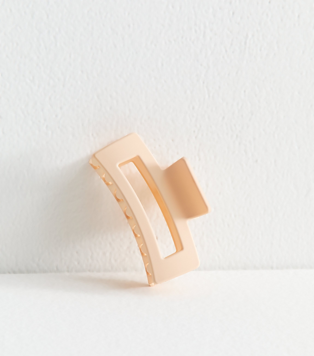 Cream Matte Rectangle Bulldog Hair Claw Clip New Look