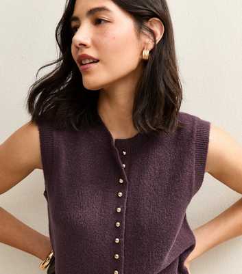Light Purple Crew Neck Contrast Button Knit Waistcoat