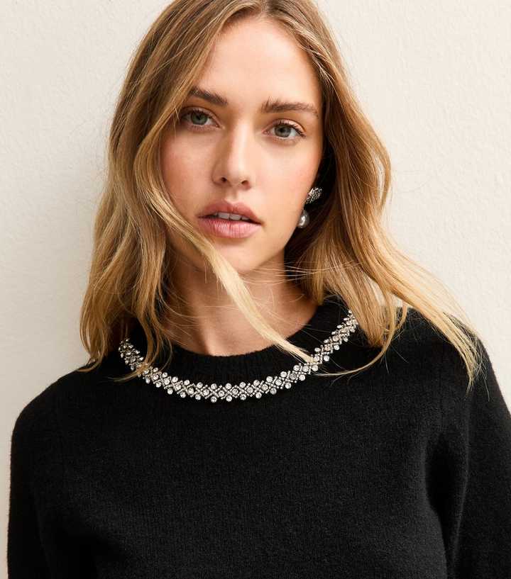 Black Embellished Neck Short Sleeve Top