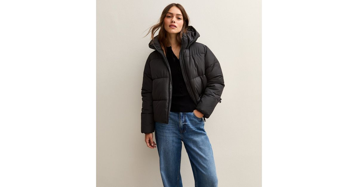 Petite Black Hooded Cropped Puffer Jacket New Look