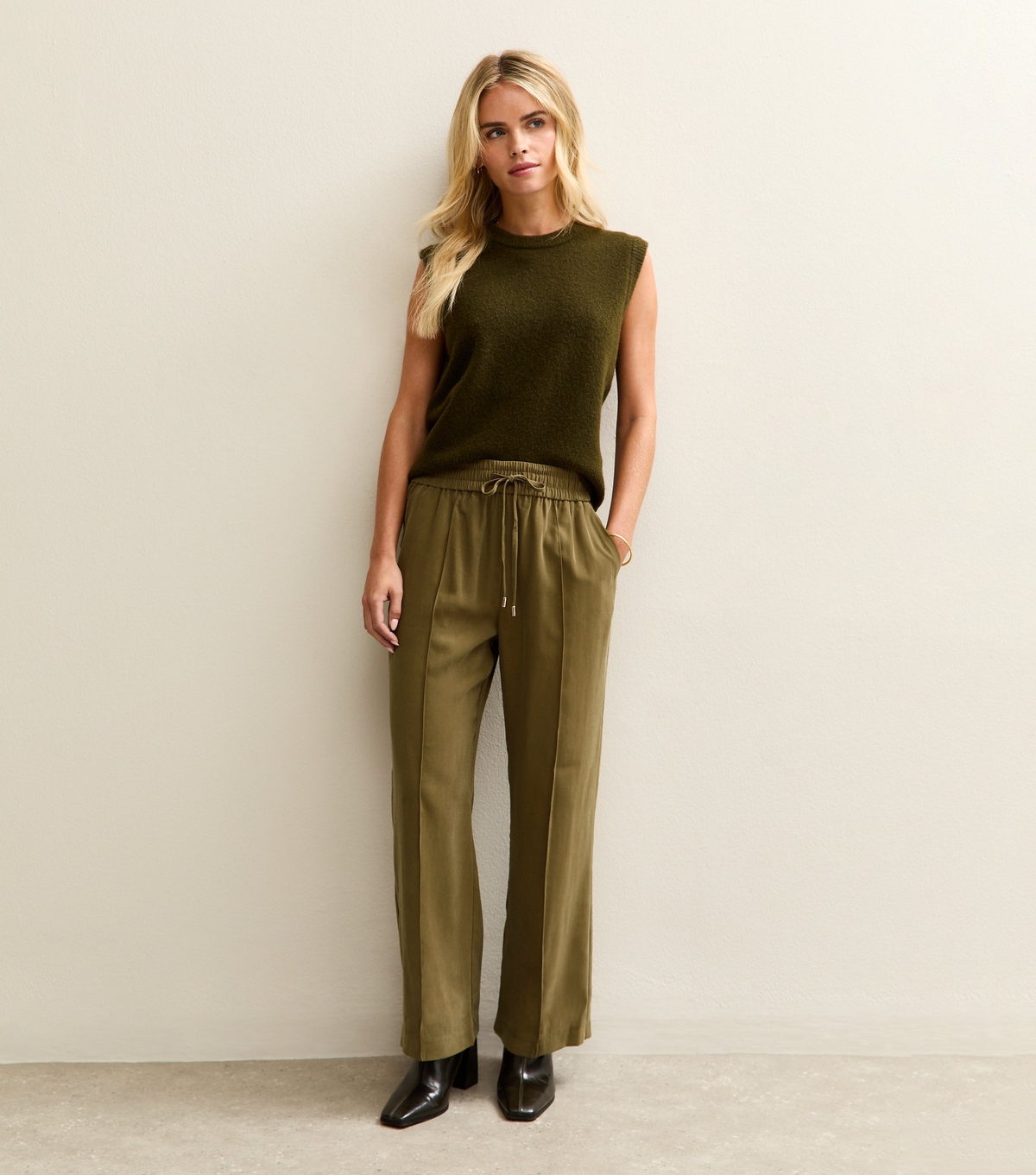 Women's Petite Khaki Drawstring Waist Wide Leg Trousers New Look