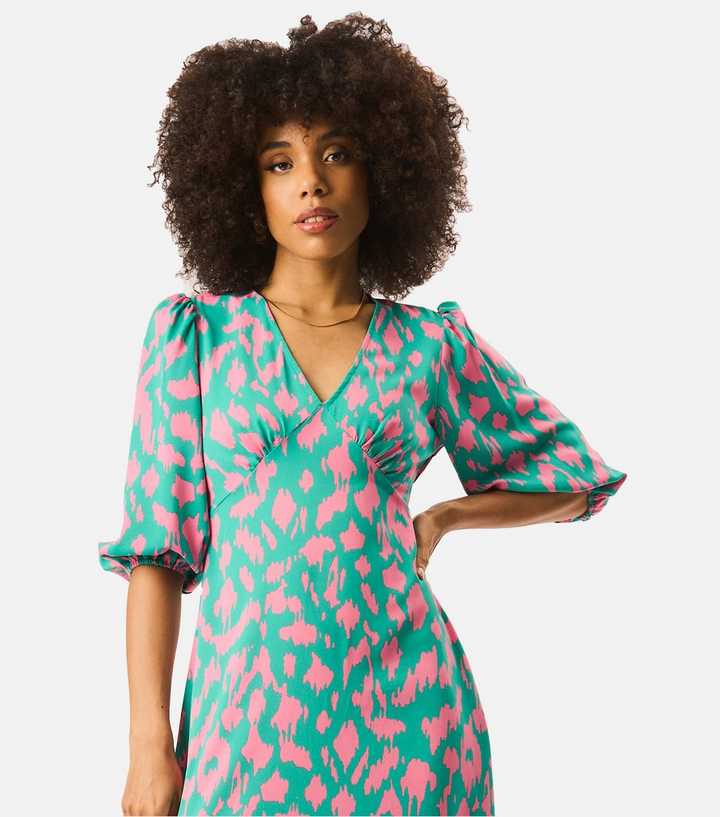 Gini London Green Animal Print V-Neck Midi Dress | New Look