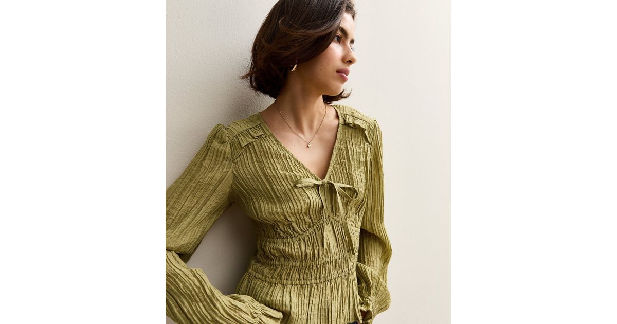 Lightweight Textured V-Neck Top