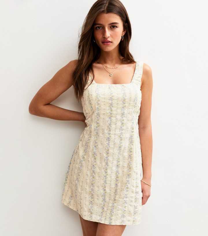 White Ditsy Print Seersucker Mini Shift Dress