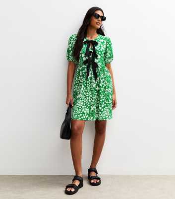 Green Floral Print Textured Tie Front Mini Dress