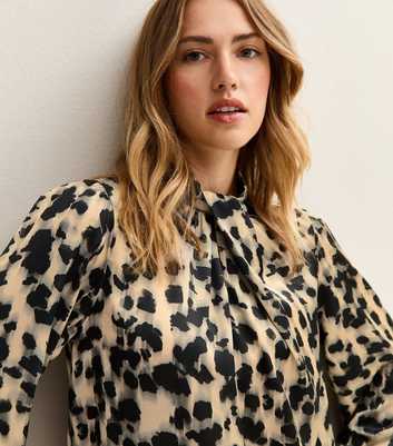 White Abstract Print Twist Neck Long Sleeve Blouse