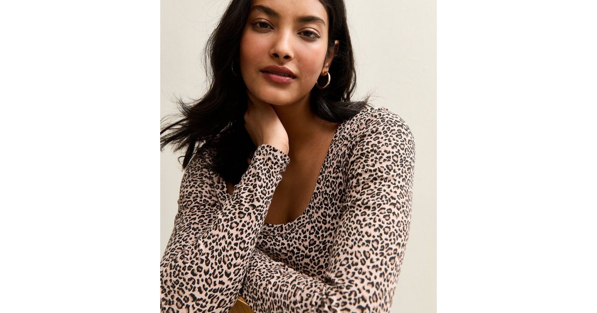 Solid Mocha Brown Leopard Trim Short Sleeve Round Neck Top