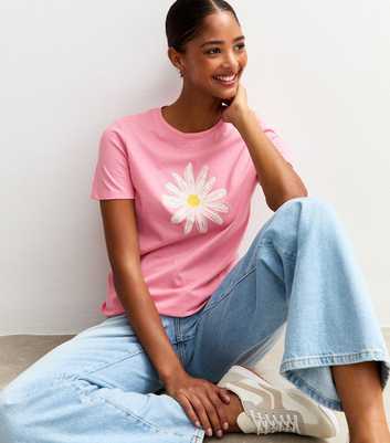Pink Daisy Print T-Shirt