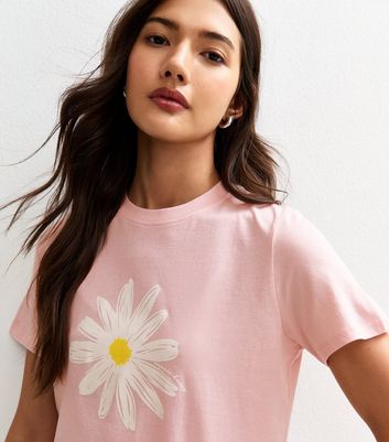 pink-daisy-print-t-shirt.jpg?