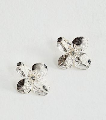 【HYERES LOR】25SS★ Essence Silver Flower Earrings HYERES LOR】25SS☆ Essence Silver Flower Earrings (HYERES