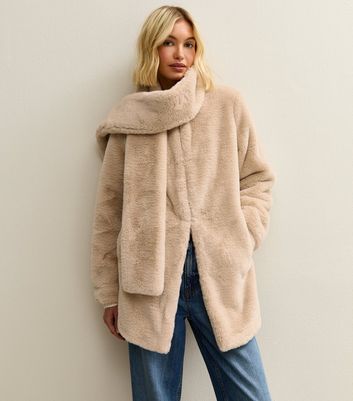 Cream Faux Fur Jacket and Scarf Set | New Look