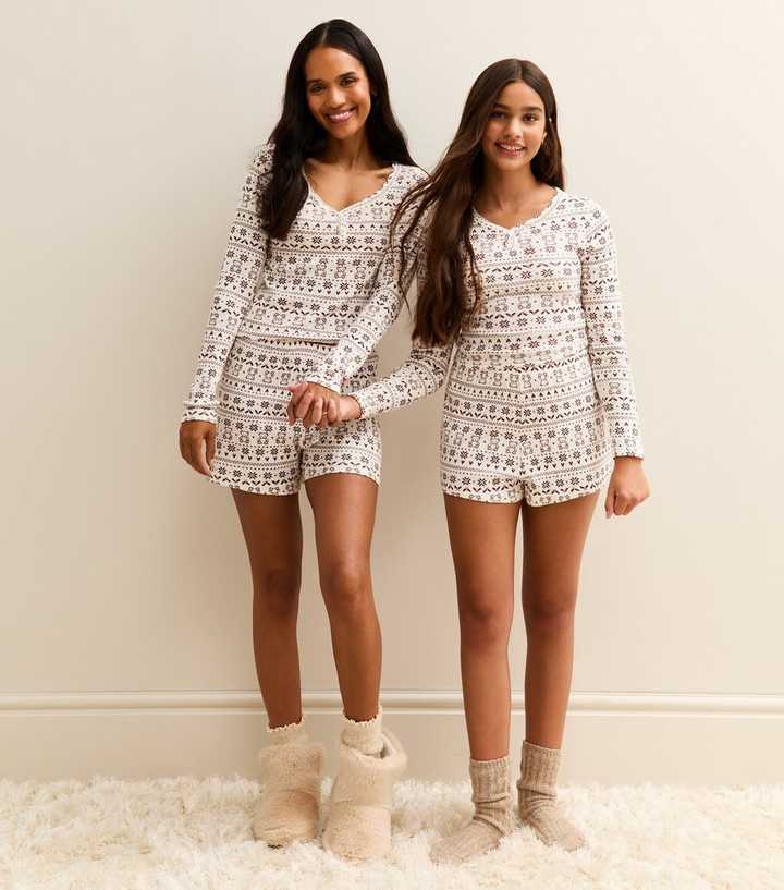 White Festive Bear Print Long Sleeve Top and Shorts Pyjama Set