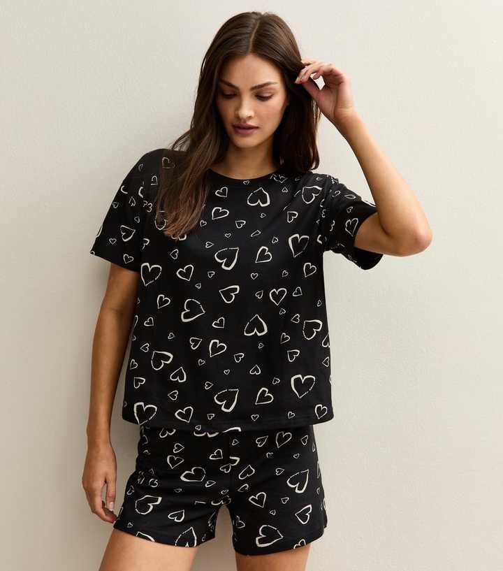 YIJIU Women’s Short Sleeve Pajama Set – Cute Alpaca Print, Soft & Breathable, V-Neck Top & Elastic Shorts