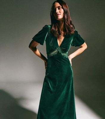 Dark Green Lace Trim Velvet Midi Dress | New Look Dark Green Lace Trim Velvet Midi Dress | New Look
