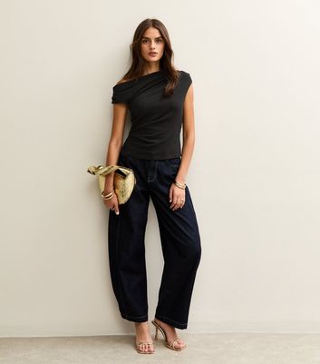 meer. 新作 SHOULDER GATHERED TOP Gathered one-shoulder top