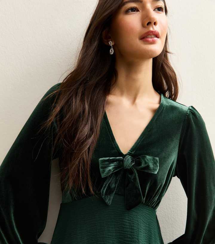 Dark Green Long Sleeve Velvet Bow Front Mini Dress | New Look