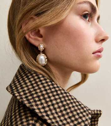 Gold Tone Vintage Look Oval Faux Pearl Drop Earrings