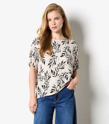 Apricot Stone Leaf Print T-Shirt