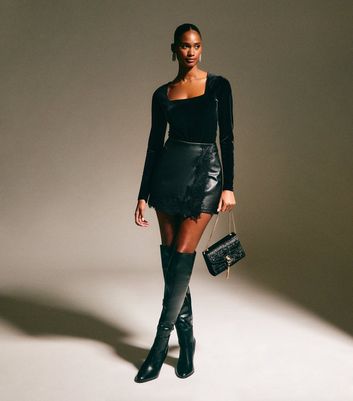 【新品未開封】 curvy velour bodysuit 半袖・黒・black Black Velvet Square Neck Bodysuit | New Look