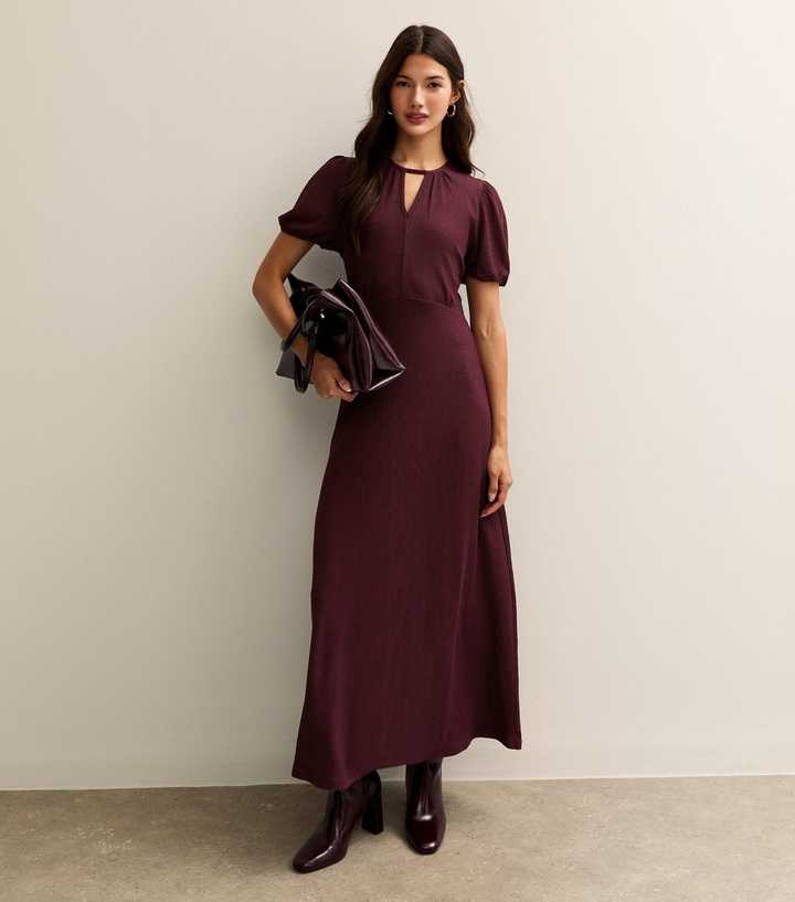 Burgundy Crinkle Keyhole Short Sleeve Midi Dress