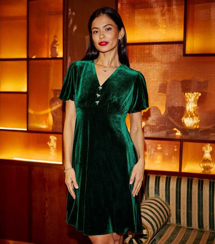 Yumi Green Velvet Diamant Mini Dress | New Look