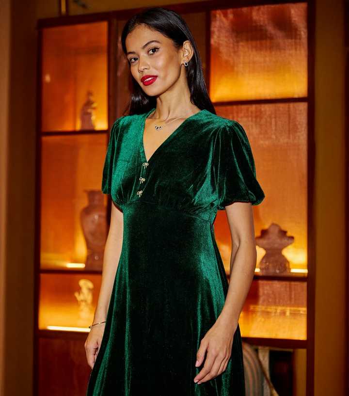 green emerald velvet dress Petite Joanna Emerald Green Velvet Open-Back Dress – Ro&Zo main image 0