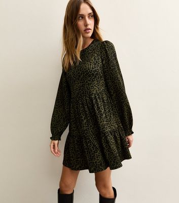 dressing like rachel green Nobody's Child Green Animal Print Rachel Midi Dress main image 1