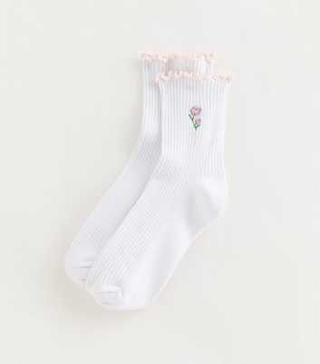 White Ribbed Floral Embroidered Socks