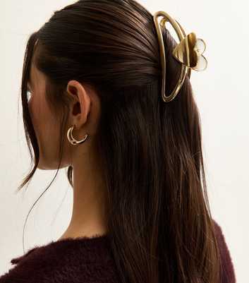 Gold Tone Curved Cutout Heart Claw Clip