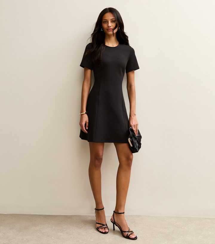Black Fitted Short Sleeve Mini Dress | New Look