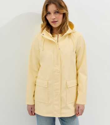 Light Yellow Water Resistant Drawstring Hood Rain Anorak