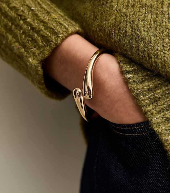 18ct Gold Plated Teardrop Hinge Cuff Bracelet
