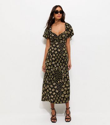 Black Floral Sweetheart Neck Midi Dress | New Look Black Floral Sweetheart Neck Midi Dress | New Look