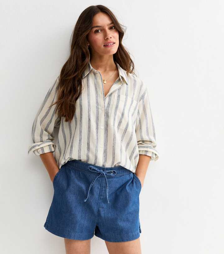 Petite Mid Blue Wash Chambray Pull On Shorts