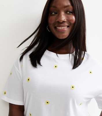 Curves White Daisy Embroidered Boxy T-shirt