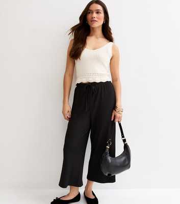Petite Black Crinkled Cropped Wide Leg Trousers