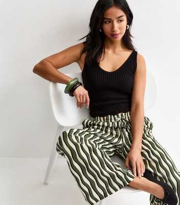 Petite Khaki Wave Crinkle Jersey Wide Leg Trousers