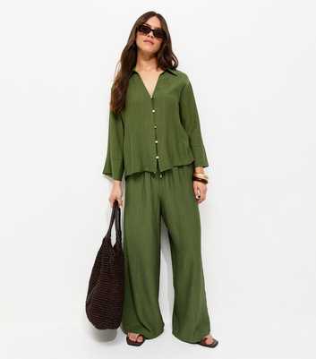 Petite Dark Khaki Crinkle Texture Wide Leg Trousers