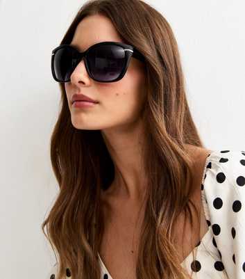 Black Round Sunglasses