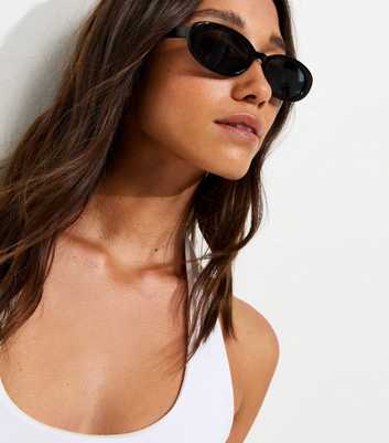 Black Oval Tinted Sunglasses