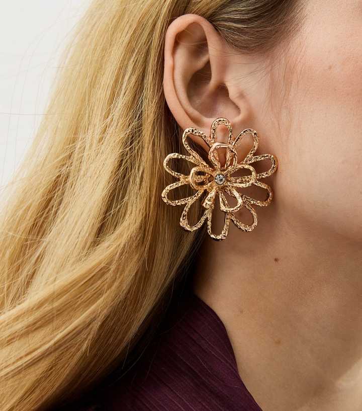 Large Gold Tone Flower Cutout Stud Earrings